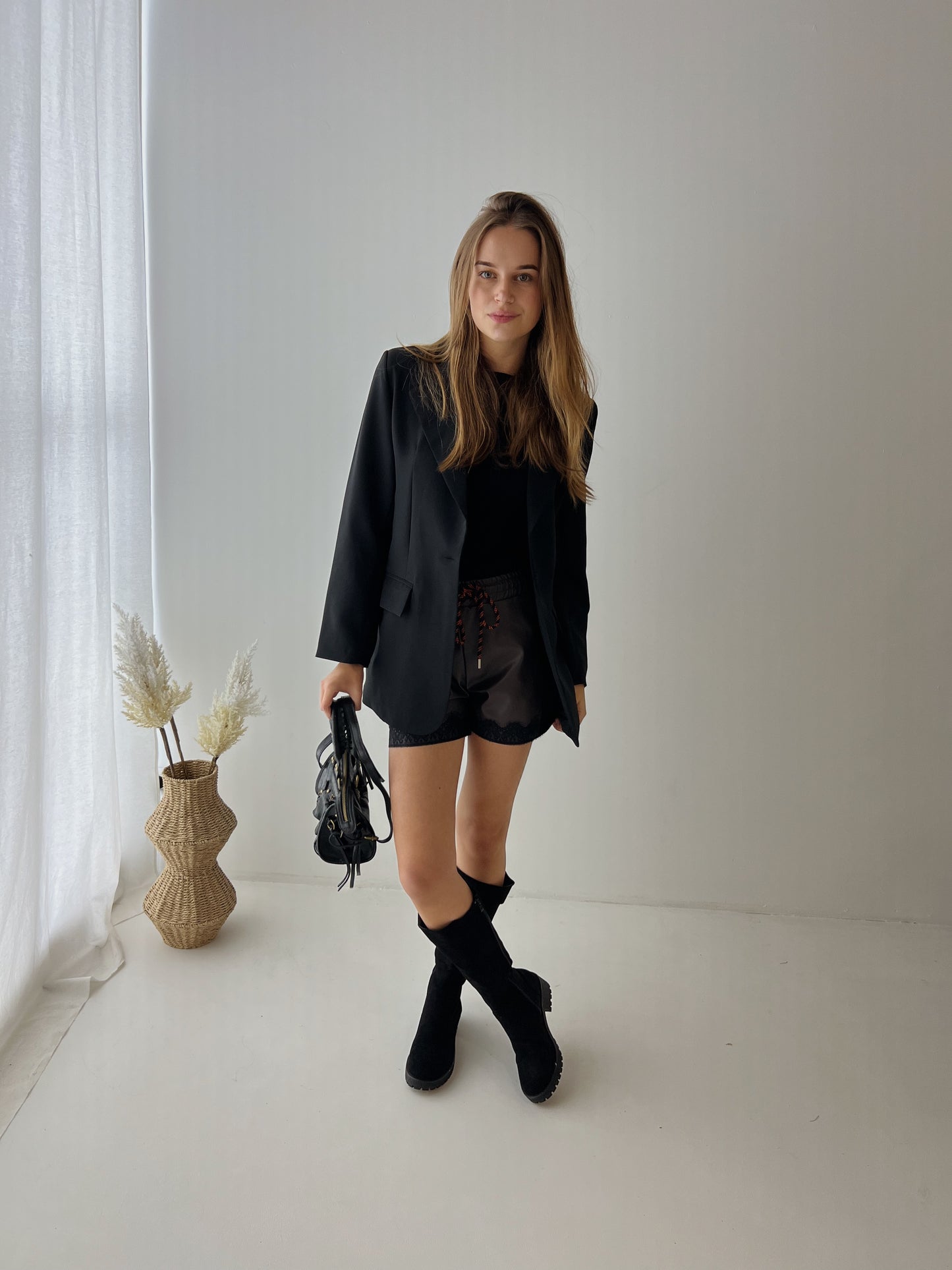 Esty short brown.  LAATSTE STUK